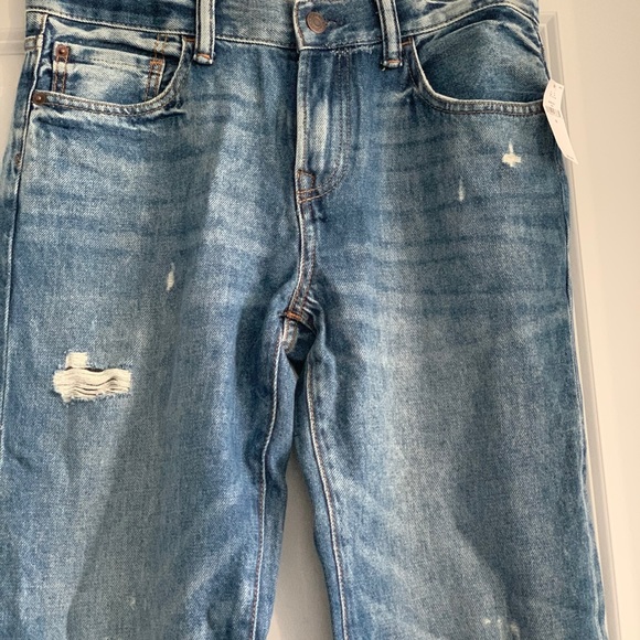 Gap-Kids Original Fit Jeans with Washwell™
Boys Size 18 - Picture 2 of 7